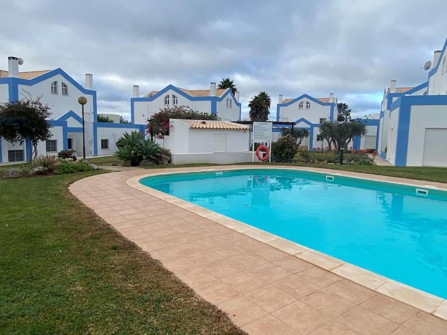 Вілла Casa Na Colina - Moradia Com Piscina Тавіра Екстер'єр фото